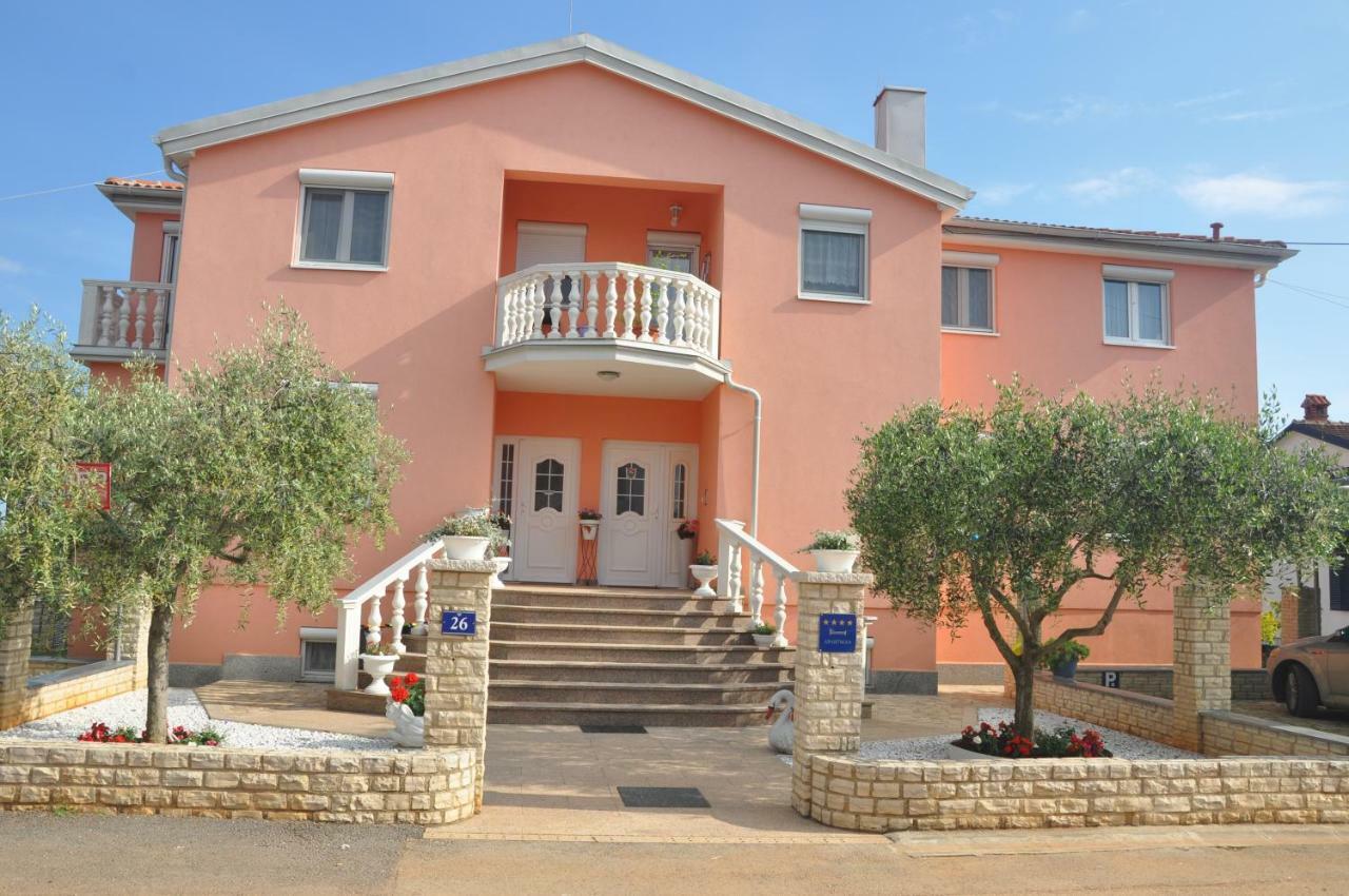 Apartments Rosa Умаг Екстериор снимка